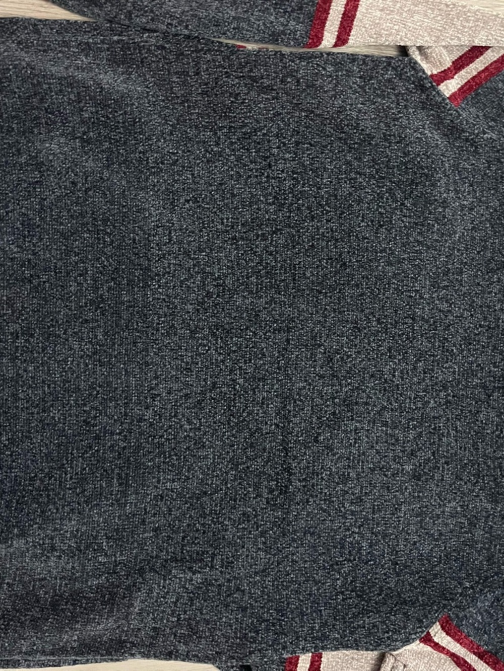 0073–NWT CANADA Hooded Pullover Sweater - Charcoal & Burgundy - Picture 4 of 4